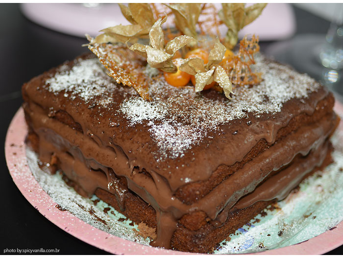 sponge_cake_chocolate